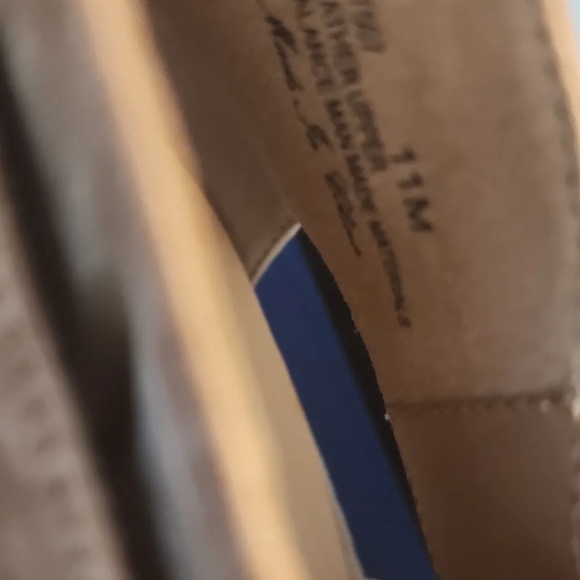 Nordstrom's BellaVita Tan Perforated Sandals Size 11. - Picture 3 of 3